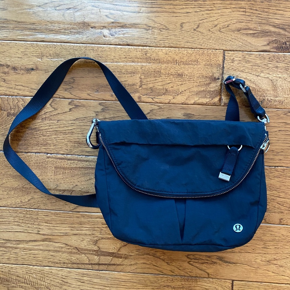 lululemon purse